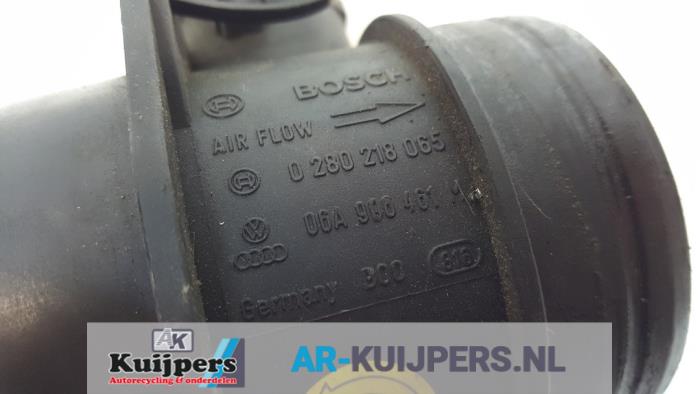 Air mass meter from a Audi RS 6 (C5) 4.2 V8 40V Biturbo 2003