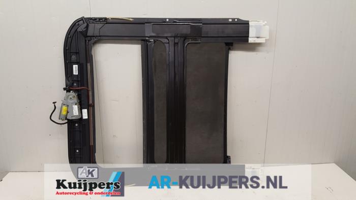 Używane Szyberdach Audi RS 6 (C5) RS6 4.2 V8 40V Biturbo Cena € 225,00 Procedura marży oferowane przez Autorecycling Kuijpers