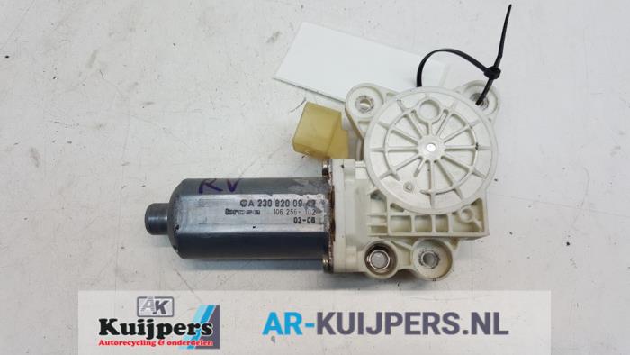 Usados Motor de ventanilla de puerta Mercedes CLK (C209) 5.4 55 AMG V8 24V Precio € 15,00 Norma de margen ofrecido por Autorecycling Kuijpers