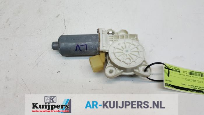 Usados Motor de ventanilla de puerta Mercedes CLK (C209) 5.4 55 AMG V8 24V Precio € 15,00 Norma de margen ofrecido por Autorecycling Kuijpers