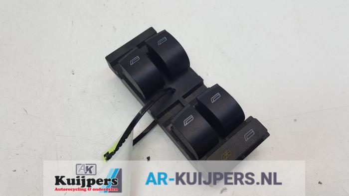 Usados Interruptor de ventanilla eléctrica Audi RS 6 (C5) RS6 4.2 V8 40V Biturbo Precio € 20,00 Norma de margen ofrecido por Autorecycling Kuijpers