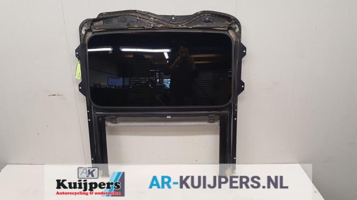 Używane Szyberdach Landrover Range Rover Sport (LS) 4.4 V8 32V SE Cena € 100,00 Procedura marży oferowane przez Autorecycling Kuijpers