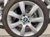 Zestaw obreczy i opon zimowych z BMW 5 serie (F10) 520d 16V 2011