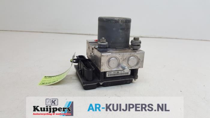 Używane Pompa ABS Landrover Range Rover Sport (LS) 4.4 V8 32V SE Cena € 50,00 Procedura marży oferowane przez Autorecycling Kuijpers