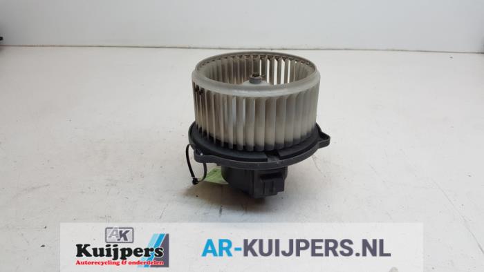 Heating and ventilation fan motor from a Land Rover Range Rover Sport (LS) 4.4 V8 32V SE 2008