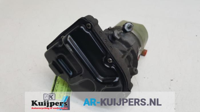 Power steering pump from a Ford S-Max (GBW) 2.0 TDCi 16V 140 2009