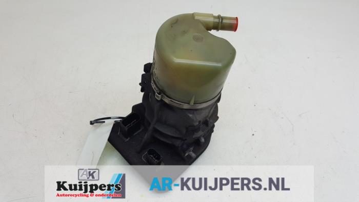 Power steering pump from a Ford S-Max (GBW) 2.0 TDCi 16V 140 2009