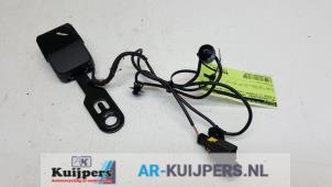 Usagé Attache ceinture arrière droite Citroen C3 Picasso (SH) 1.6 16V VTI 120 Prix € 29,00 Règlement à la marge proposé par Autorecycling Kuijpers