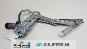 Used Window mechanism 2-door, front right Mercedes SLK (R170) 2.0 200 16V Price € 45,00 Margin scheme offered by Autorecycling Kuijpers