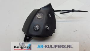 Usagé Interrupteur de volant Mercedes E (W211) 5.0 E-500 V8 24V Prix € 20,00 Règlement à la marge proposé par Autorecycling Kuijpers
