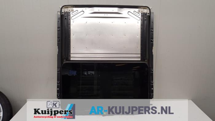 Używane Szyberdach BMW 7 serie (E65/E66/E67) 760i,Li 6.0 V12 48V Cena € 100,00 Procedura marży oferowane przez Autorecycling Kuijpers