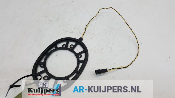 Używane Antena BMW 7 serie (E65/E66/E67) 760i,Li 6.0 V12 48V Cena € 25,00 Procedura marży oferowane przez Autorecycling Kuijpers
