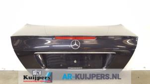 Usados Portón trasero Mercedes E (W211) 5.0 E-500 V8 24V Precio € 95,00 Norma de margen ofrecido por Autorecycling Kuijpers