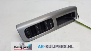 Usados Interruptor combinado de ventanillas Volvo V50 (MW) 2.0 D 16V Precio € 25,00 Norma de margen ofrecido por Autorecycling Kuijpers