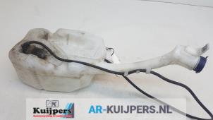 Used Front windscreen washer reservoir Alfa Romeo 159 (939AX) 2.2 JTS 16V Price € 19,00 Margin scheme offered by Autorecycling Kuijpers
