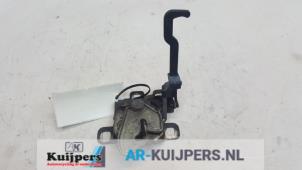 Used Bonnet lock mechanism Alfa Romeo 159 (939AX) 2.2 JTS 16V Price € 35,00 Margin scheme offered by Autorecycling Kuijpers