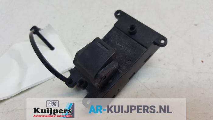 Electric window switch from a Honda Jazz (GE6/GE8/GG/GP) 1.2 VTEC 16V 2013