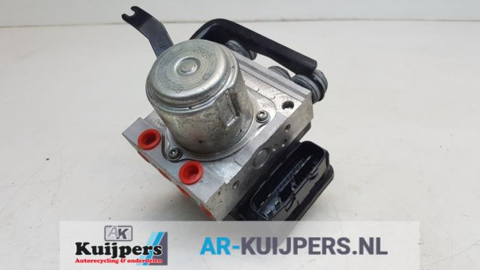 Usagé Bloc ABS Honda Jazz (GE6/GE8/GG/GP) 1.2 VTEC 16V Prix € 80,00 Règlement à la marge proposé par Autorecycling Kuijpers