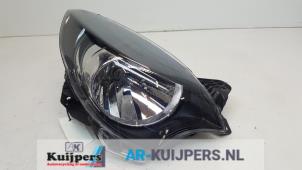 Used Headlight, right Renault Twingo II (CN) 1.2 16V LEV Price € 95,00 Margin scheme offered by Autorecycling Kuijpers