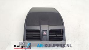 Usados Rejilla de aire de salpicadero Suzuki SX4 (EY/GY) 2.0 16V DDiS 4x2 Precio € 50,00 Norma de margen ofrecido por Autorecycling Kuijpers