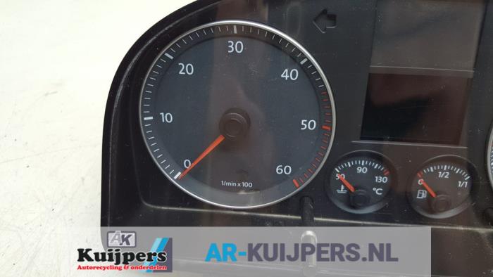 Cuentakilómetros de un Volkswagen Caddy III (2KA,2KH,2CA,2CH) 2.0 SDI 2008