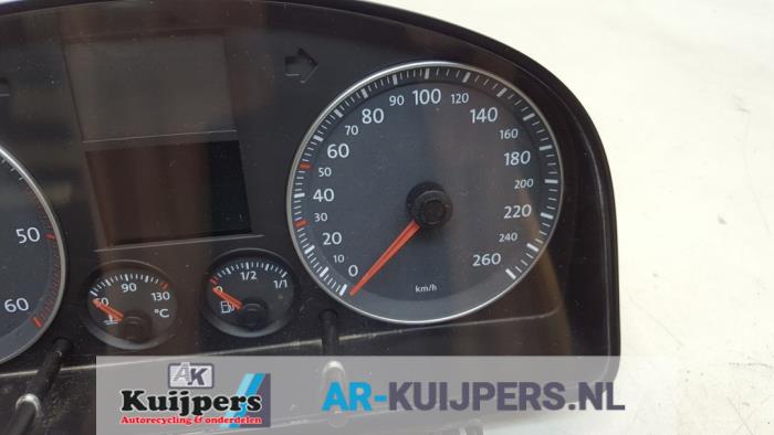 Cuentakilómetros de un Volkswagen Caddy III (2KA,2KH,2CA,2CH) 2.0 SDI 2008