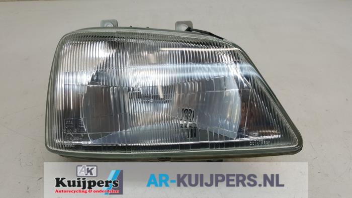 Używane Reflektor prawy Daihatsu Terios (J1) 1.3 16V 4x4 Cena € 35,00 Procedura marży oferowane przez Autorecycling Kuijpers