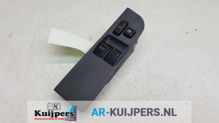 Usados Interruptor combinado de ventanillas Toyota Starlet (EP9) 1.3,XLi,GLi 16V Precio € 19,00 Norma de margen ofrecido por Autorecycling Kuijpers