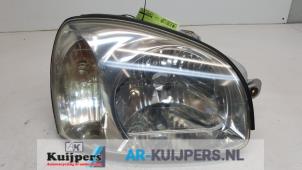 Used Headlight, right Hyundai Santa Fe I 2.0 16V 4x2 Price € 29,00 Margin scheme offered by Autorecycling Kuijpers
