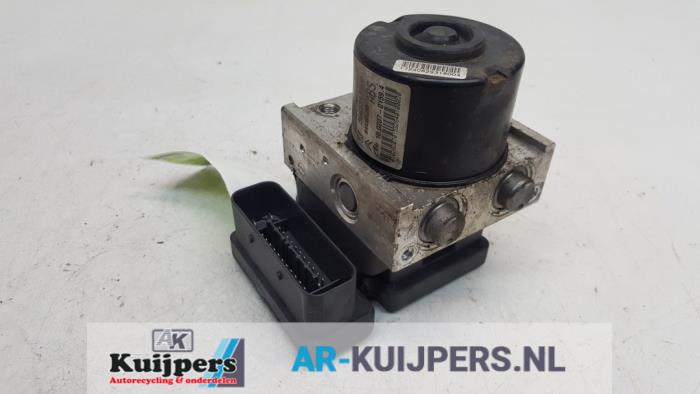 Begagnade ABS-pump Peugeot 207/207+ (WA/WC/WM) 1.6 HDi 16V Pris € 30,00 Marginaltabell erbjuds av Autorecycling Kuijpers