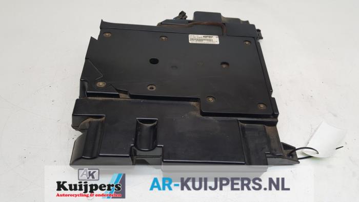 Używane Subwoofer Mercedes ML I (163) 320 3.2 V6 18V Autom. Cena € 60,00 Procedura marży oferowane przez Autorecycling Kuijpers
