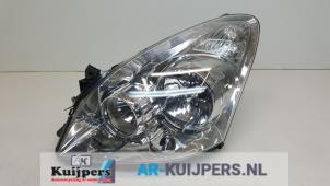 Used Headlight, left Toyota Corolla Verso (R10/11) 1.6 16V VVT-i Price € 90,75 Inclusive VAT offered by Autorecycling Kuijpers