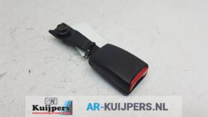 Used Front seatbelt buckle, left Mitsubishi Outlander (CU) 2.0 16V 4x2 Price € 15,00 Margin scheme offered by Autorecycling Kuijpers