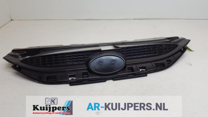 Używane Grill Hyundai iX35 (LM) 1.6 GDI 16V Cena € 50,00 Procedura marży oferowane przez Autorecycling Kuijpers