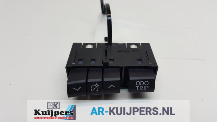 Używane Sciemniacz kokpitowy Lexus RX (L2) 450h, 450h L V6 24V VVT-i AWD Cena € 20,00 Procedura marży oferowane przez Autorecycling Kuijpers