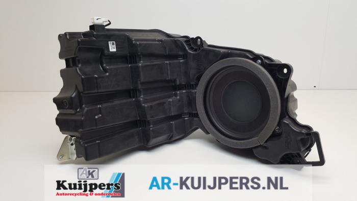 Begagnade Bashögtalare Lexus RX (L2) 450h, 450h L V6 24V VVT-i AWD Pris € 295,00 Marginaltabell erbjuds av Autorecycling Kuijpers