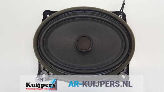 Używane Glosnik Lexus RX (L2) 450h, 450h L V6 24V VVT-i AWD Cena € 40,00 Procedura marży oferowane przez Autorecycling Kuijpers
