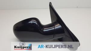 Used Wing mirror, right Chrysler Voyager/Grand Voyager (RG) 2.4 16V Price € 30,00 Margin scheme offered by Autorecycling Kuijpers