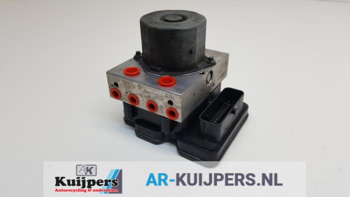 Usagé Pompe ABS Mercedes E Estate (S212) E-350 CDI V6 24V BlueEfficiency 4-Matic Prix € 45,00 Règlement à la marge proposé par Autorecycling Kuijpers