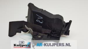 Used Door lock mechanism 2-door, right Mercedes SLK (R170) 2.0 200 K 16V Price € 29,00 Margin scheme offered by Autorecycling Kuijpers