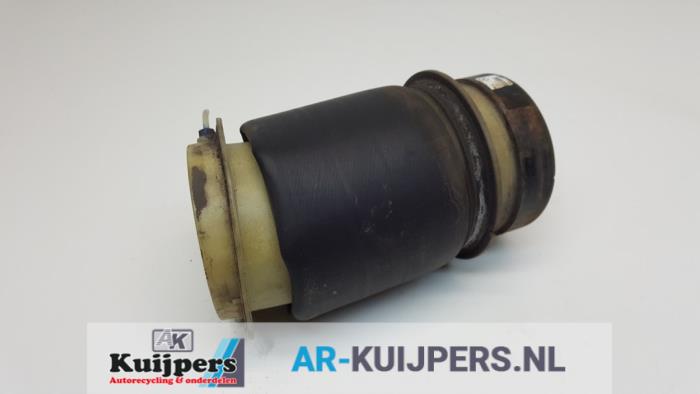 Begagnade Luftfjäder Mercedes E Estate (S212) E-350 CDI V6 24V BlueEfficiency 4-Matic Pris € 40,00 Marginaltabell erbjuds av Autorecycling Kuijpers