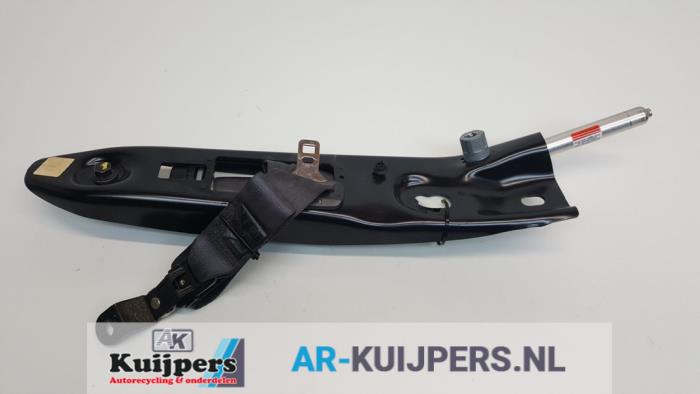 Front seatbelt, left from a Volvo XC90 I 2.9 T6 24V 2004