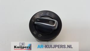Usados Interruptor de luz Volkswagen Transporter T5 2.5 TDi Precio € 15,00 Norma de margen ofrecido por Autorecycling Kuijpers