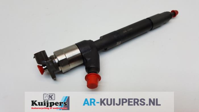 Injector (diesel) from a Opel Astra K Sports Tourer 1.6 CDTI 110 16V 2018