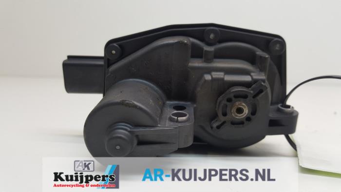Clapet tourbillon moteur d'un Opel Astra K Sports Tourer 1.6 CDTI 110 16V 2018