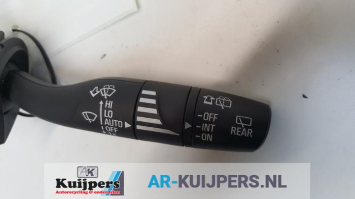 Scheibenwischer Schalter van een Opel Astra K Sports Tourer 1.6 CDTI 110 16V 2018