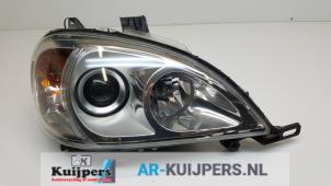 Used Headlight, right Mercedes ML I (163) 400 4.0 CDI V8 32V Price € 195,00 Margin scheme offered by Autorecycling Kuijpers