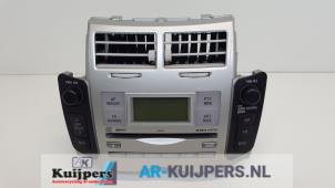 Usados Reproductor de CD y radio Toyota Yaris II (P9) 1.3 16V VVT-i Precio € 45,00 Norma de margen ofrecido por Autorecycling Kuijpers