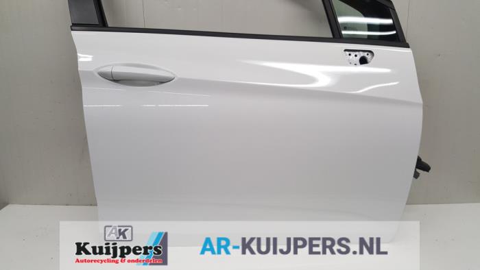 Portière 4portes avant droite d'un Opel Astra K Sports Tourer 1.6 CDTI 110 16V 2018