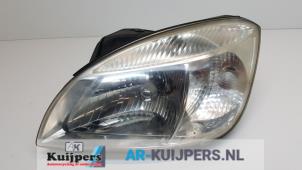 Used Headlight, left Kia Rio II (DE) 1.4 16V Price € 50,00 Margin scheme offered by Autorecycling Kuijpers